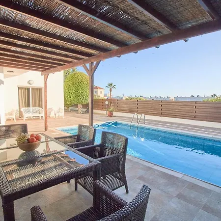 Cleopatra With Private Pool In *